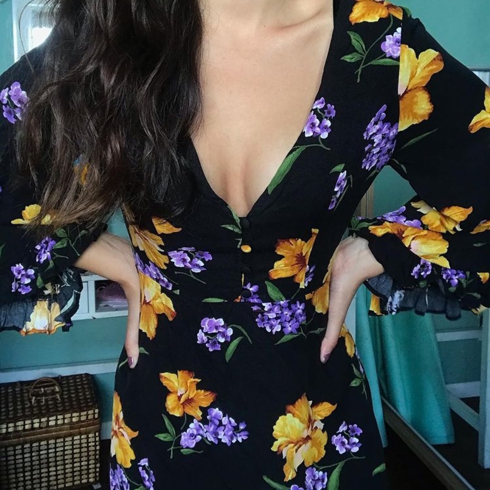 Cute floral dress with floppy sleeves